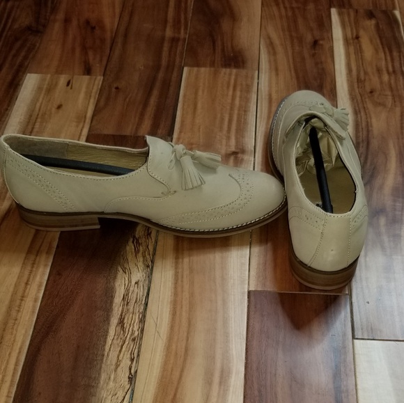 Steve Madden MIRANDDA Leather/Suede Tassel Loafer - Picture 4 of 8